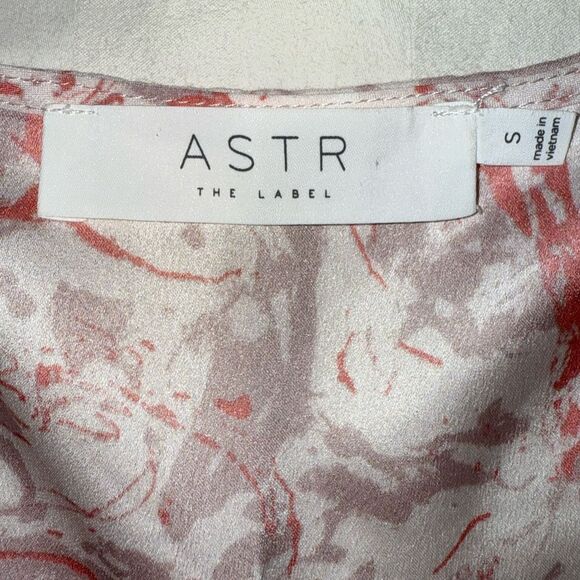 Astr Pink Flutter Sleeve Blouse with Notched Collar Size Small Womens - Picture 11 of 14